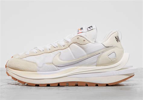 nike vaporwaffle sacai sail gum